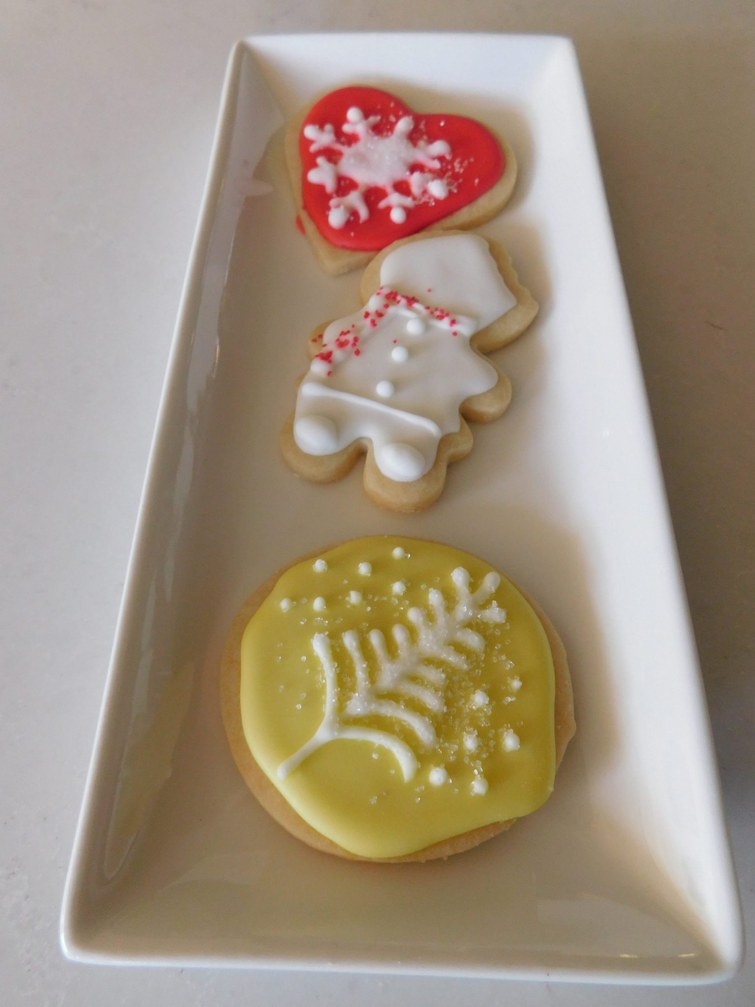 how-to-make-beautiful-christmas-cookies-kitchen-foliage