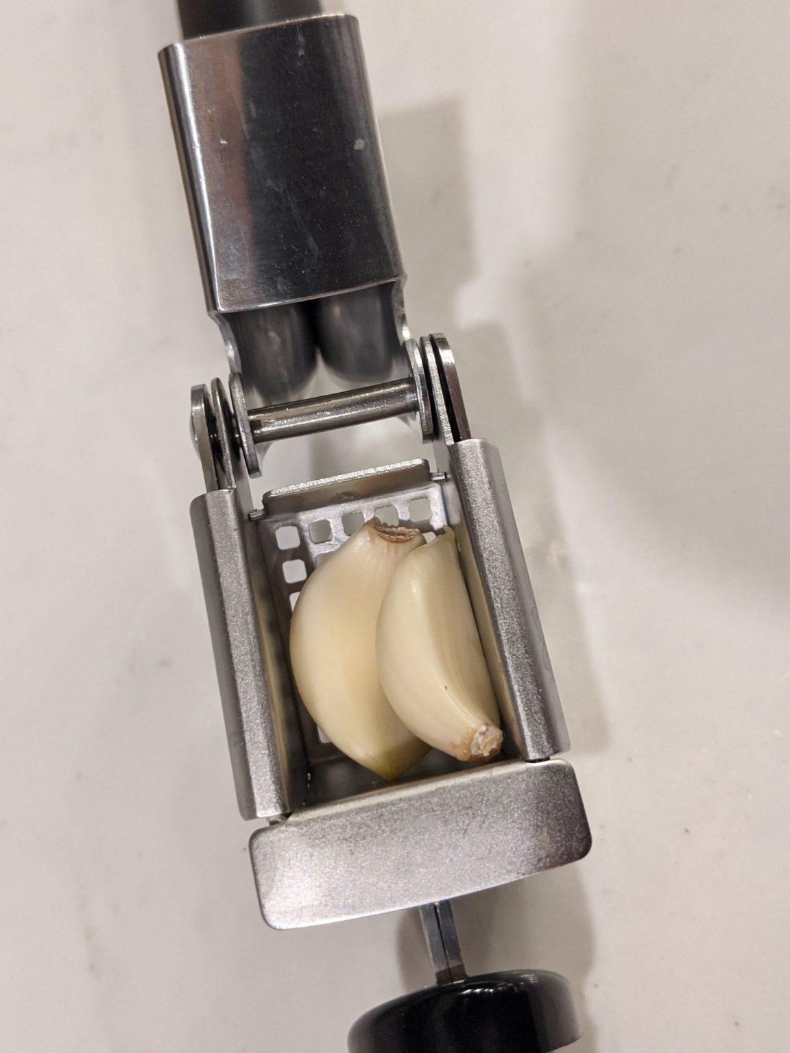 How to Prepare a Garlic Clove Kitchen Foliage