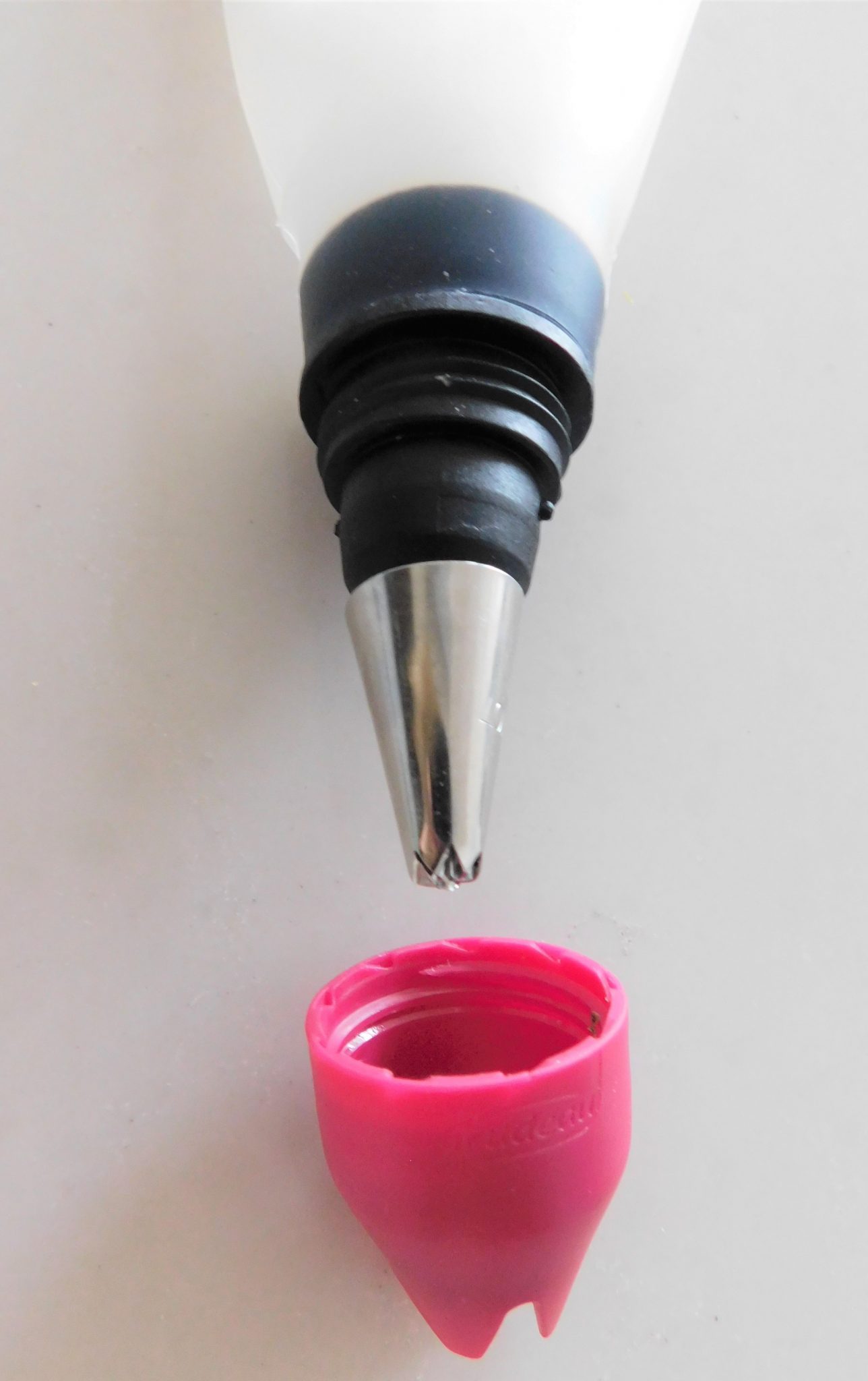 How to Use a Piping Bag with a Coupler Kitchen Foliage