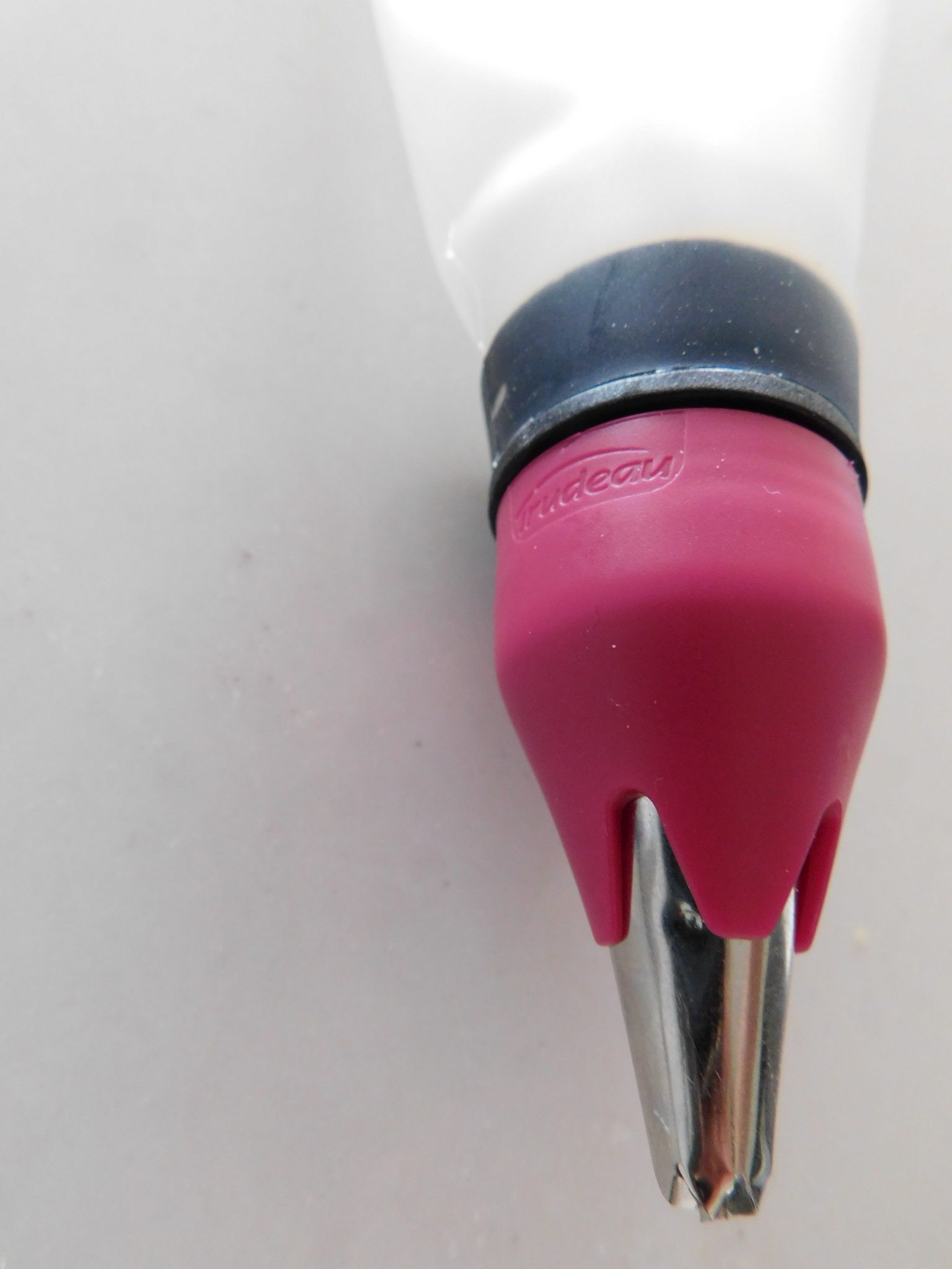 How to Use a Piping Bag with a Coupler Kitchen Foliage